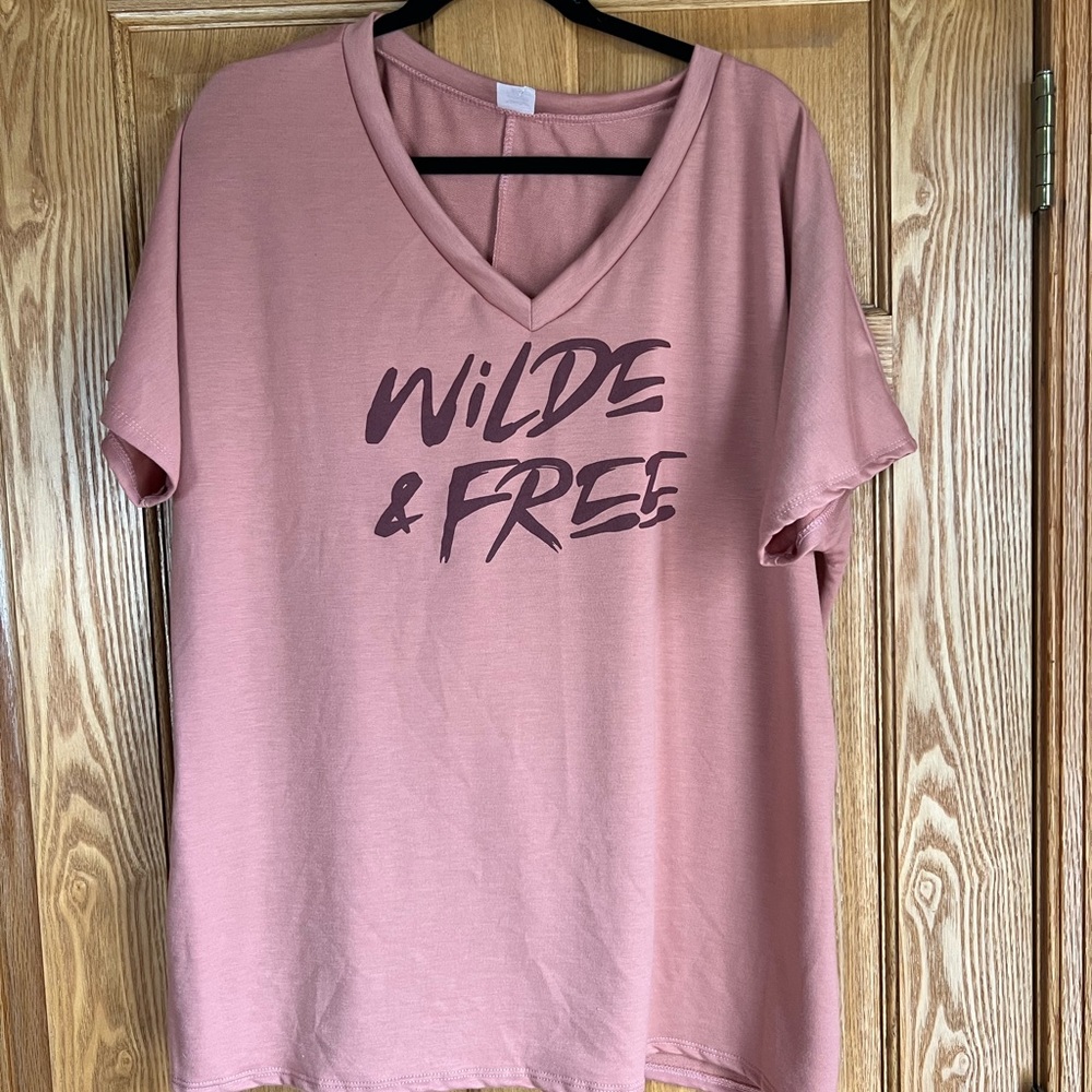 This is a basic‎ v neck shirt by Sew In Love, 2XL! - Picture 5 of 5